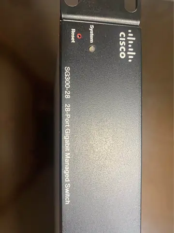 Switch Cisco SG300-28 administrable – foto 3