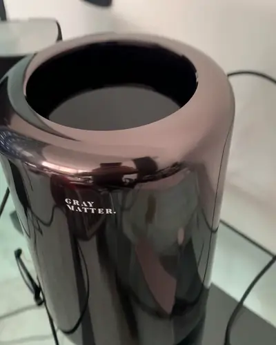 Mac Pro 2013 actualizado a macOS Sequoia
